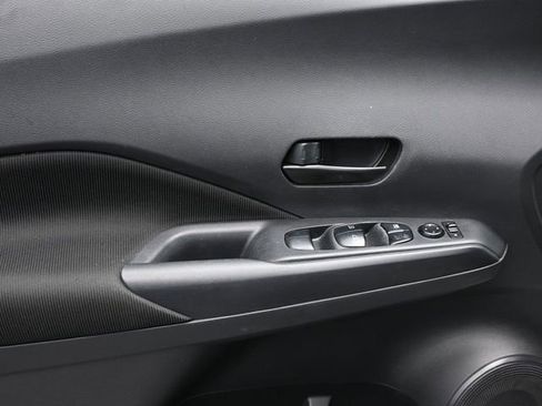 Used 2023 Nissan Kicks S image 7