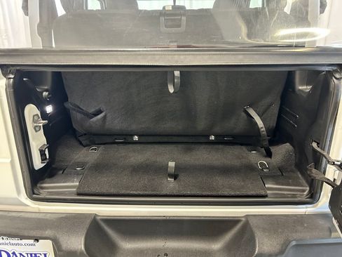 Used 2021 Jeep Wrangler Sport AWD/4WD image 25