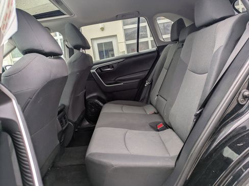 Used 2019 Toyota RAV4 XLE image 31