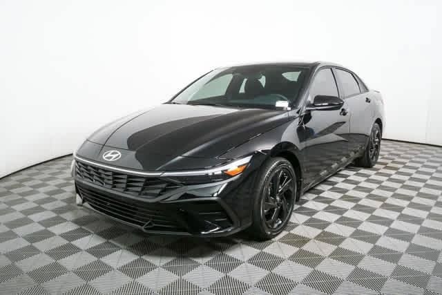 New 2026 Hyundai Elantra SEL FWD image 12