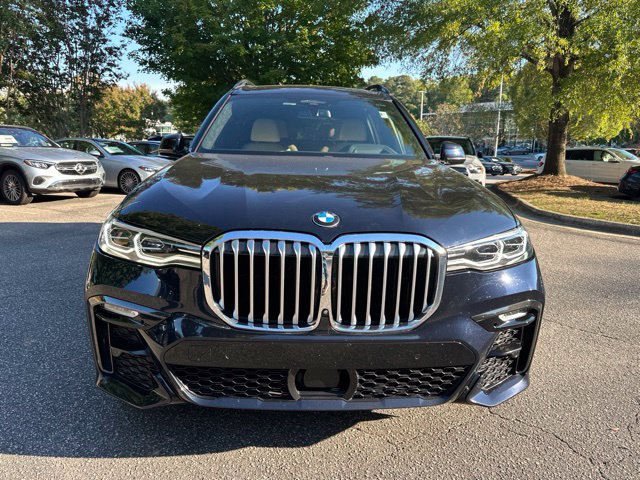 Used 2021 BMW X7 xDrive40i w/ M Sport Package AWD/4WD image 2
