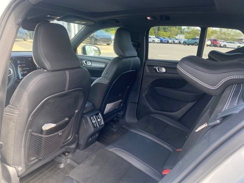 Used 2021 Volvo XC40 T5 R-Design w/ Advanced Package AWD/4WD image 28
