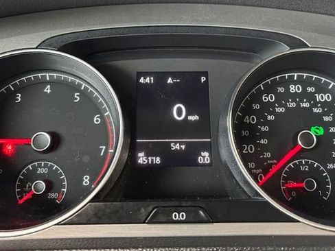 Used 2015 Volkswagen Golf S w/ Lighting Package image 32