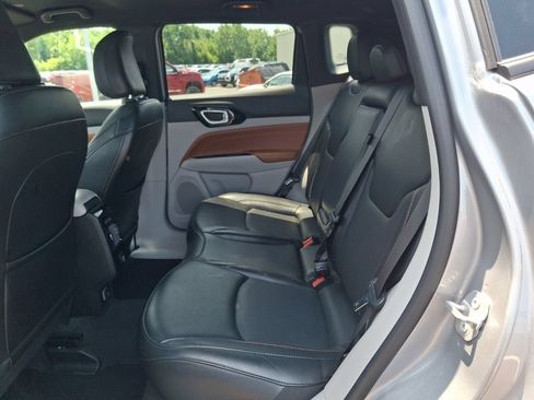 Used 2023 Jeep Compass Limited AWD/4WD image 13