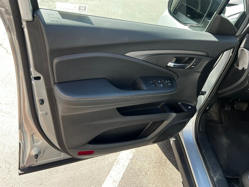 Used 2025 Honda Ridgeline RTL image 19