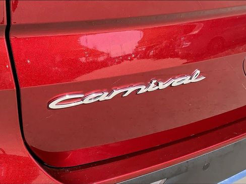 Used 2022 Kia Carnival SX Prestige image 33