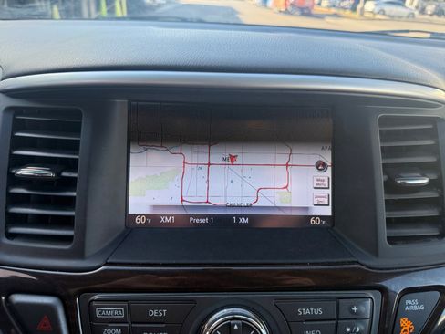 Used 2016 Nissan Pathfinder Platinum image 23