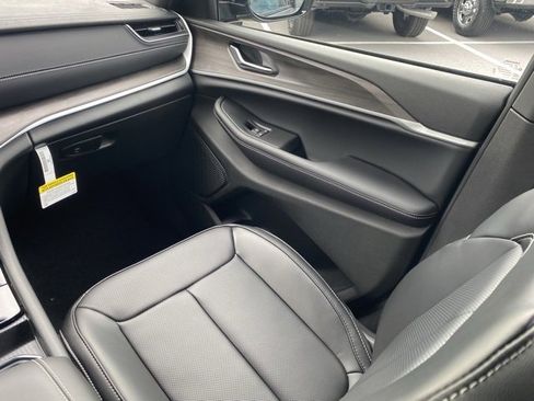 New 2025 Jeep Grand Cherokee Limited image 60