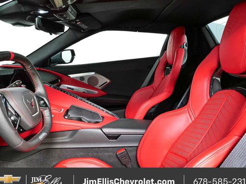 Used 2025 Chevrolet Corvette Z06 RWD image 5