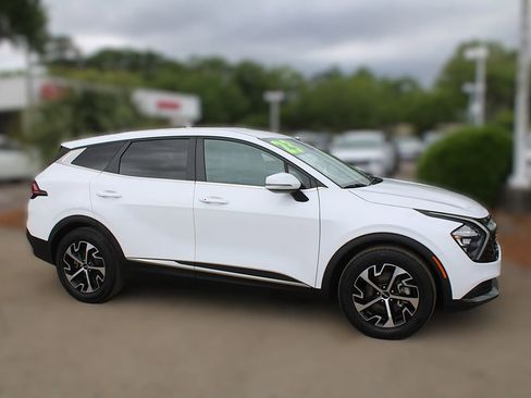 Certified 2023 Kia Sportage EX FWD image 4