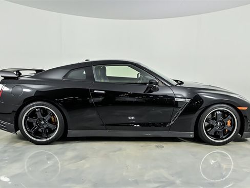 Used 2014 Nissan GT-R Track Edition AWD/4WD image 10