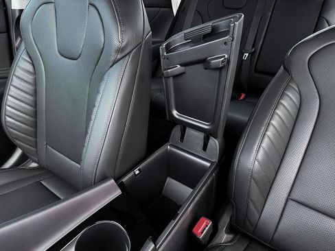New 2026 Hyundai Elantra Limited w/ Cargo Package FWD image 18
