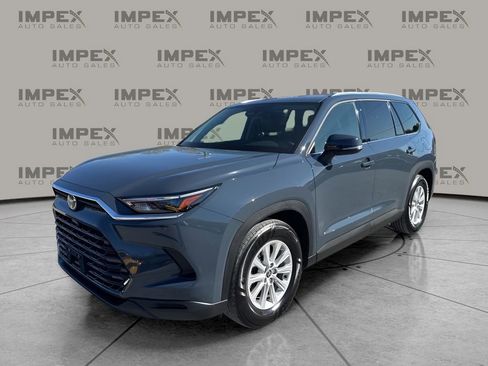 Used 2025 Toyota Grand Highlander XLE image 1