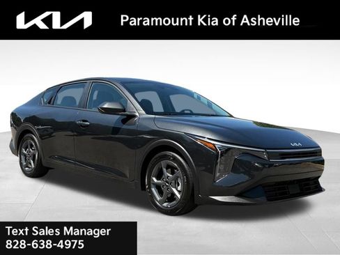 Certified 2025 Kia K4 FWD image 1