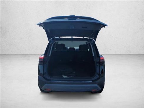 Used 2023 Nissan Rogue SV image 9