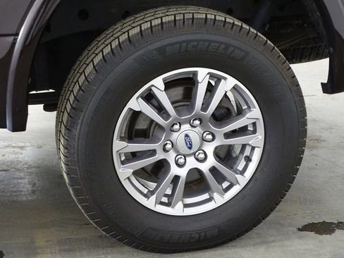 Used 2018 Ford F150 Lariat image 38