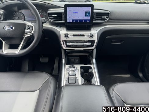 Used 2022 Ford Explorer XLT w/ Equipment Group 202A AWD/4WD image 18