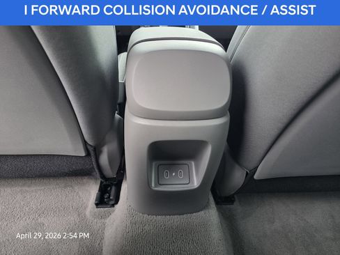 Used 2025 Hyundai Elantra Sport FWD image 17