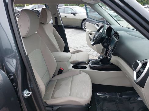 Used 2020 Kia Soul LX FWD image 10