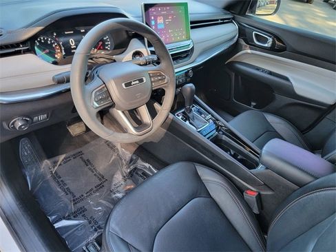 Certified 2023 Jeep Compass Limited w/ Sun and Sound Group image 19