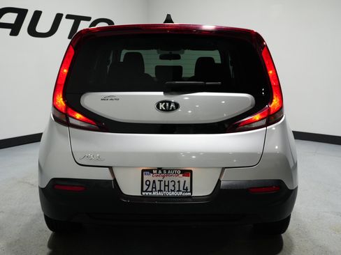 Used 2021 Kia Soul LX image 9