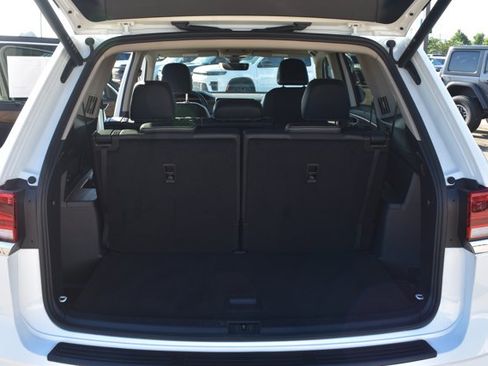 Used 2025 Volkswagen Atlas SE w/ Panoramic Sunroof Package FWD image 18