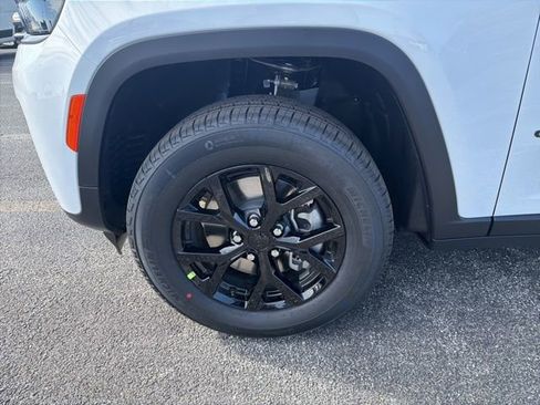 New 2026 Jeep Grand Cherokee L 4WD image 5