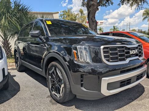 Used 2024 Kia Telluride S w/ S Sunroof Package FWD image 5