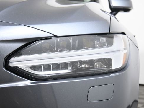 Used 2018 Volvo S90 T6 Momentum w/ Convenience Package image 11