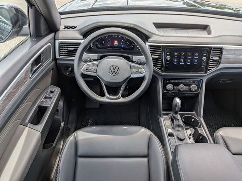 Used 2023 Volkswagen Atlas Cross Sport SE w/ Black Wheel Package AWD/4WD image 31