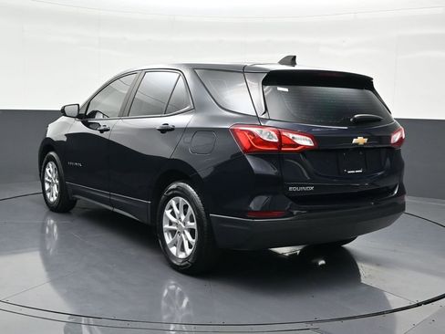 Used 2021 Chevrolet Equinox LS image 3
