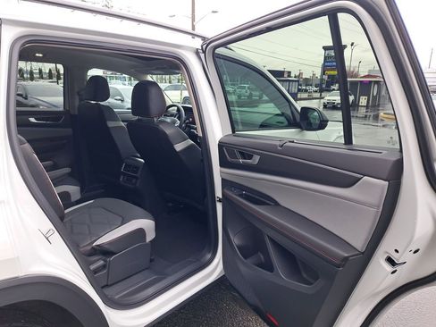 New 2026 Volkswagen Atlas Peak Edition image 15