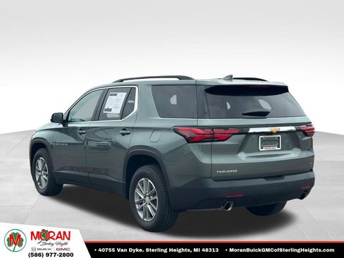 Used 2023 Chevrolet Traverse LT FWD image 3