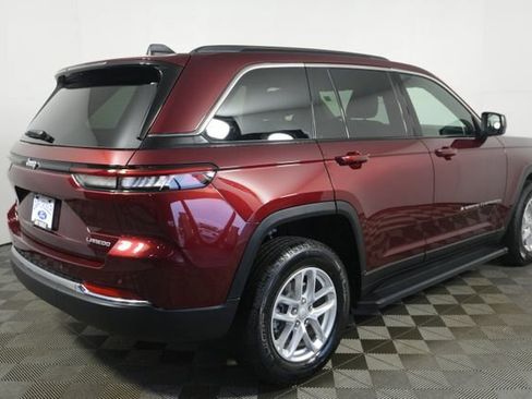 Used 2025 Jeep Grand Cherokee Laredo X AWD/4WD image 3
