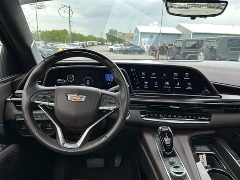 Used 2023 Cadillac Escalade Sport Platinum w/ LPO, ONYX Package AWD/4WD image 11