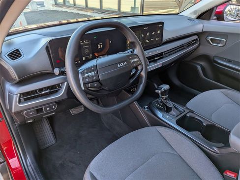 New 2025 Kia K4 LXS image 12