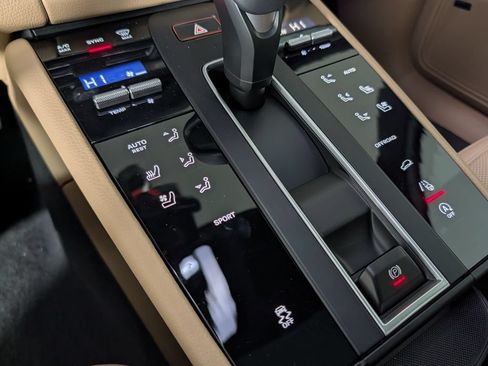 New 2026 Porsche Macan AWD/4WD image 34