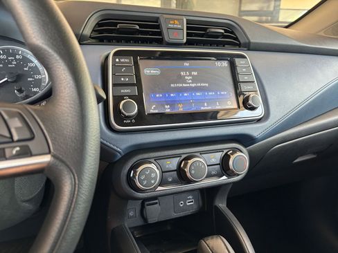 Used 2025 Nissan Versa SV FWD image 17