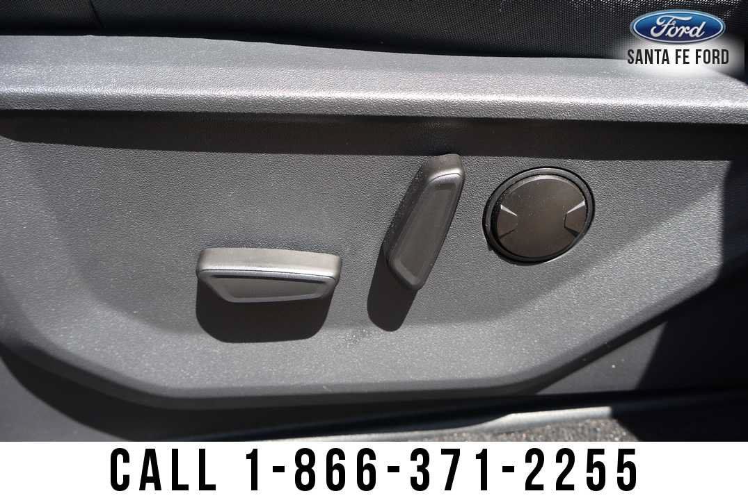 Used 2025 Ford Expedition Active RWD image 17