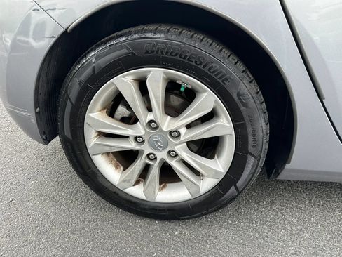 Used 2014 Hyundai Elantra GT FWD image 12