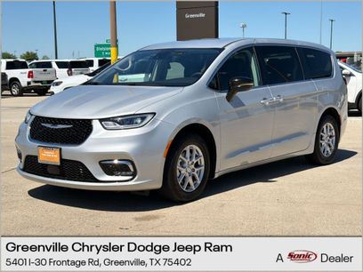Used 2024 Chrysler Pacifica Touring-L