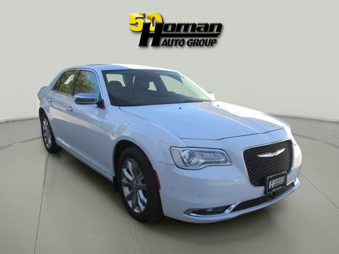 Used 2019 Chrysler 300 Limited w/ Safetytec Plus Group image 7