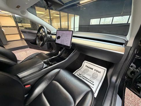 Used 2018 Tesla Model 3 Mid Range image 32