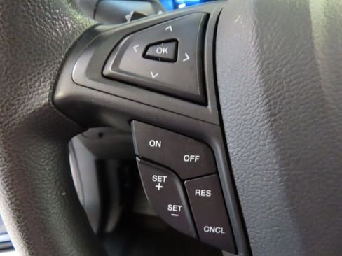 Used 2018 Ford Edge SE FWD image 18
