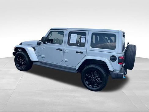 Used 2024 Jeep Wrangler Unlimited Sahara w/ Technology Group AWD/4WD image 3