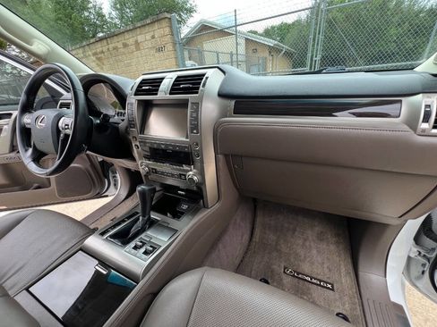 Used 2018 Lexus GX 460 w/ Navigation Package AWD/4WD image 40