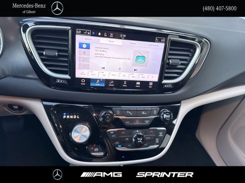 Used 2024 Chrysler Pacifica Touring-L image 22