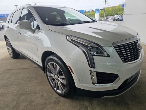 Used 2024 Cadillac XT5 Premium Luxury w/ Technology Package AWD/4WD image 7