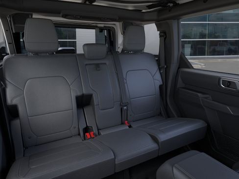 New 2025 Ford Bronco Badlands image 13