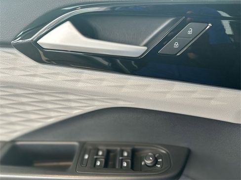 Used 2024 Volkswagen Taos S image 14